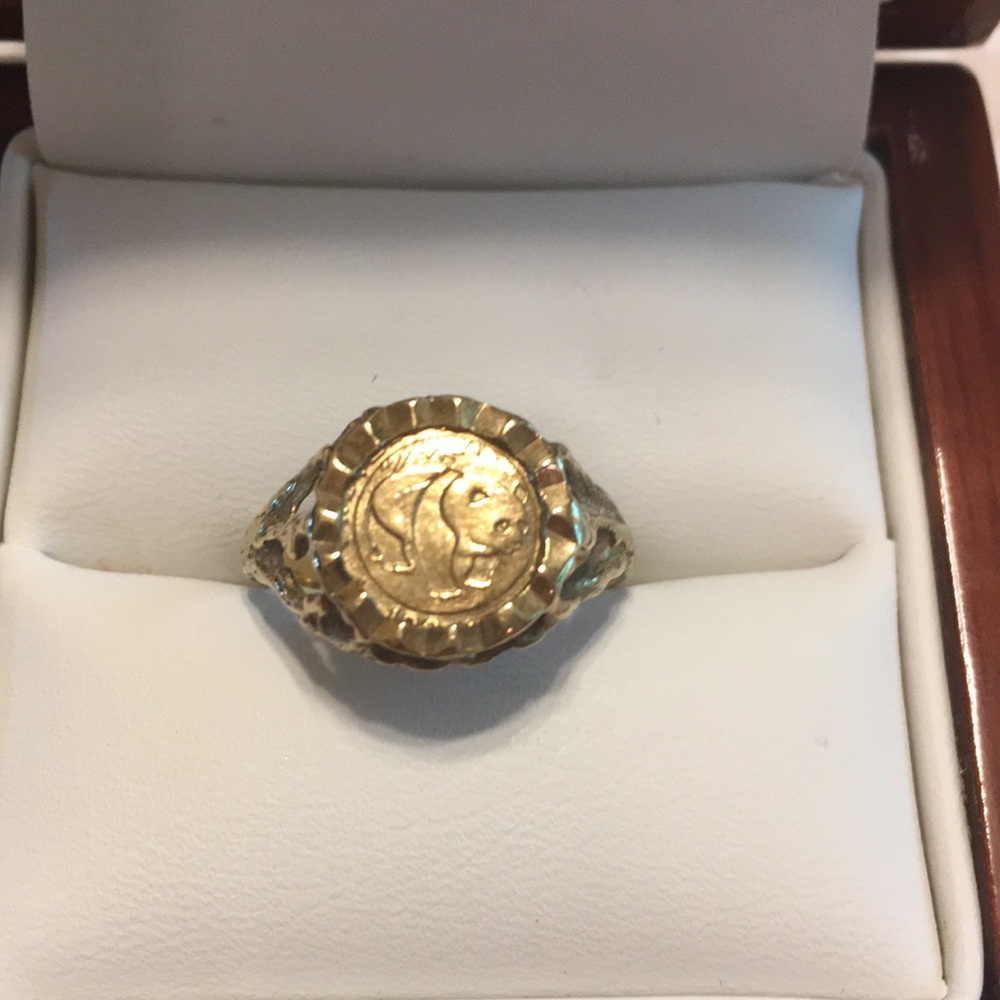 Gold coin panda ring
